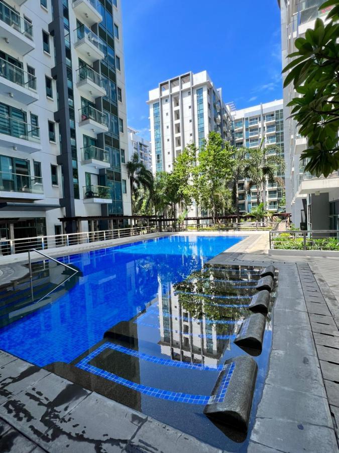 Studio At Newport World Airport Area Prime Location Манила Екстериор снимка